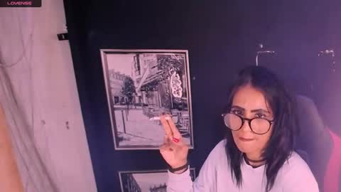 alanadelray online show from November 1, 8:27 am