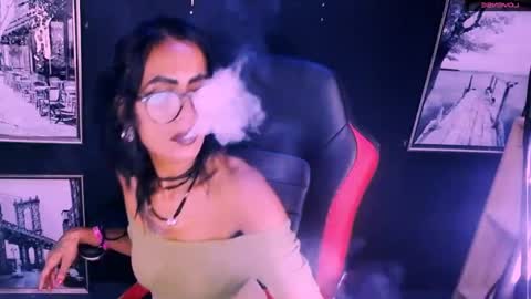 alanadelray online show from November 3, 7:20 am