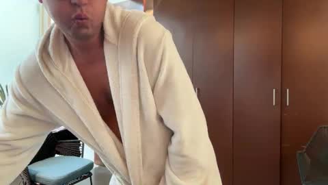 alanan881 online show from March 1, 10:56 pm