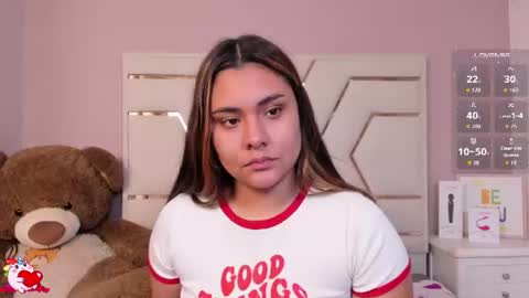 Snapshot of alanarousse_ chatting on June 19, 11:58 am alanarousse_ online show from June 19, 11:58 am