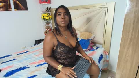 Snapshot of alanavega12 chatting on January 5, 1:24 am alana online show from January 5, 1:24 am