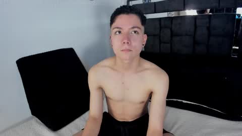 alanblack1 online show from October 25, 4:24 pm