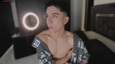 alanblack1 online show from March 16, 1:04 pm