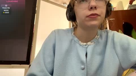 Snapshot of alanehadaller chatting on September 12, 9:31 am Stella online show from September 12, 9:31 am