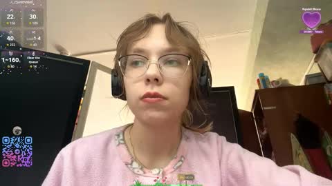 Snapshot of alanehadaller chatting on October 4, 10:46 am Stella online show from October 4, 10:46 am