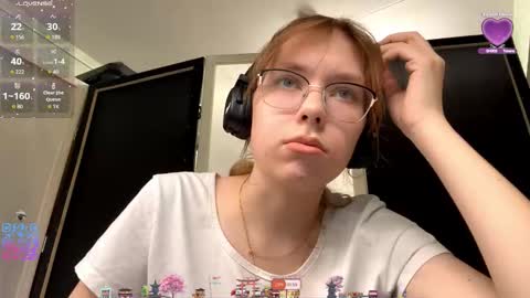 Snapshot of alanehadaller chatting on October 10, 10:03 am Stella online show from October 10, 10:03 am