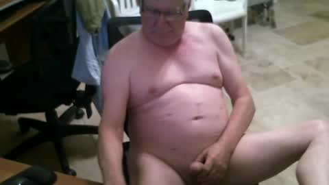 Snapshot of alanlee10allen chatting on July 13, 12:19 pm Alanlee10allen online show from July 13, 12:19 pm