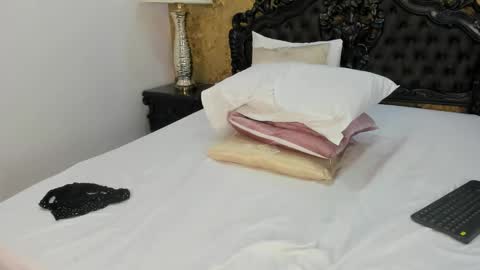 Snapshot of alanna_blaze chatting on March 10, 7:41 pm alanna_blaze online show from March 10, 7:41 pm