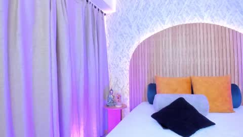 Alanna  online show from February 19, 4:55 am