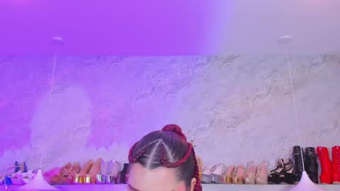 Snapshot of alanna_hank chatting on June 5, 6:52 am Alanna online show from June 5, 6:52 am