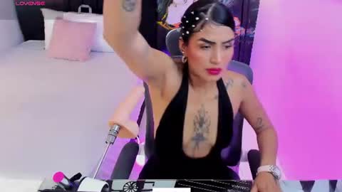 Alana online show from June 15, 7:05 pm