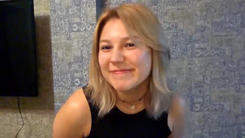 Julie online show from November 29, 2:42 pm