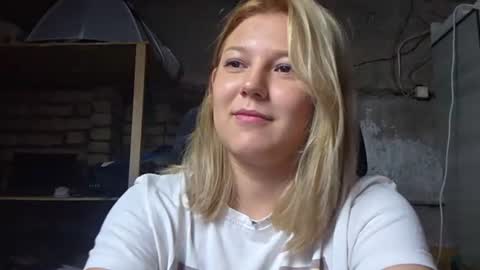 Julie online show from August 8, 8:49 am