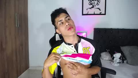 alannaughty_ online show from October 30, 12:45 am