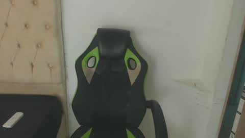 Snapshot of alantrickz365 chatting on September 20, 1:50 am alantrickz365 online show from September 20, 1:50 am