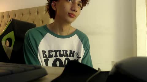 Snapshot of alantrickz365 chatting on October 6, 5:49 am alantrickz365 online show from October 6, 5:49 am