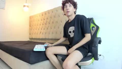 alantrickz365 online show from March 29, 2:11 am