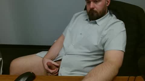 Snapshot of alaska4411 chatting on December 4, 2:31 am John online show from December 4, 2:31 am