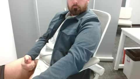 Snapshot of alaska4411 chatting on December 9, 9:37 pm John online show from December 9, 9:37 pm