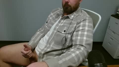 Snapshot of alaska4411 chatting on February 7, 3:34 am John online show from February 7, 3:34 am