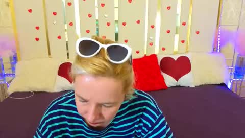 Snapshot of alaska_si chatting on March 9, 6:39 am alaska_si online show from March 9, 6:39 am