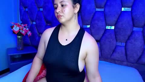 Snapshot of alasmith_ chatting on May 29, 6:44 am AlaSmith online show from May 29, 6:44 am