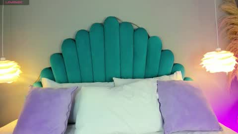 Alassia Hocthner online show from November 7, 11:32 am