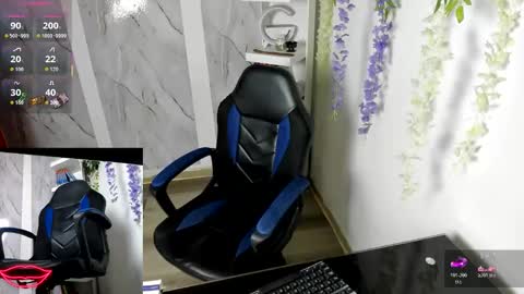 Snapshot of alayasmile chatting on March 26, 1:28 pm Alaya online show from March 26, 1:28 pm