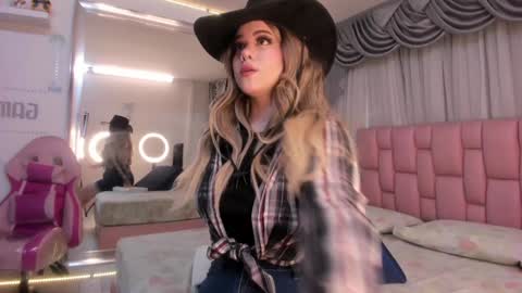 albaandthayron online show from January 18, 12:04 pm