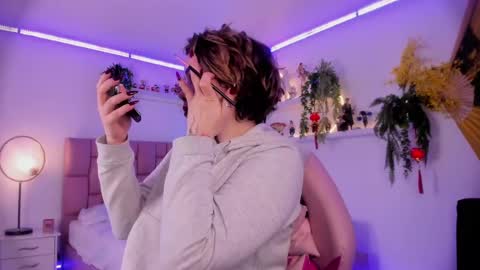 albaandthayron online show from February 13, 12:11 pm