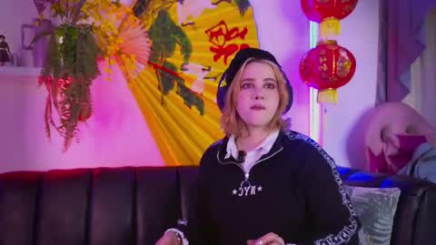 albaandthayron online show from October 25, 12:13 pm