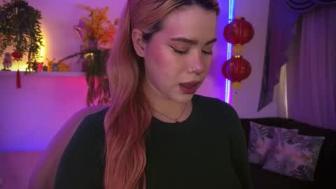 albaandthayron online show from December 4, 12:14 pm