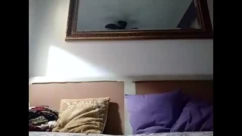 Snapshot of alberdibe chatting on February 2, 1:26 am alberdibe online show from February 2, 1:26 am