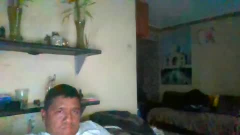 Snapshot of albert19891 chatting on June 21, 7:33 am albert19891 online show from June 21, 7:33 am