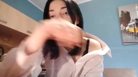 Snapshot of alberthamazierski chatting on October 4, 11:52 am Im Katrina online show from October 4, 11:52 am