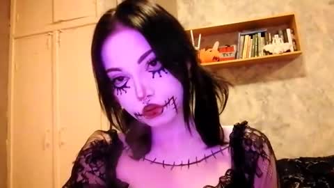 Snapshot of alberthamazierski chatting on October 29, 1:35 pm Im Katrina online show from October 29, 1:35 pm