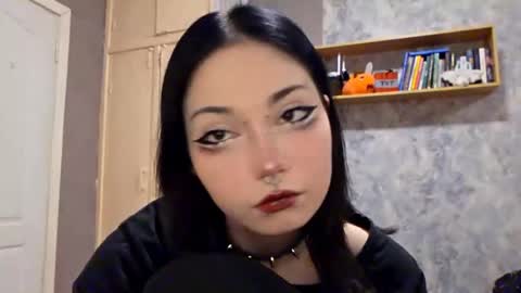 Snapshot of alberthamazierski chatting on November 5, 4:07 pm Im Katrina online show from November 5, 4:07 pm