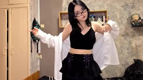 Snapshot of alberthamazierski chatting on November 20, 8:19 pm Im Katrina online show from November 20, 8:19 pm