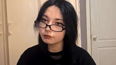 Snapshot of alberthamazierski chatting on November 26, 5:03 pm Im Katrina online show from November 26, 5:03 pm