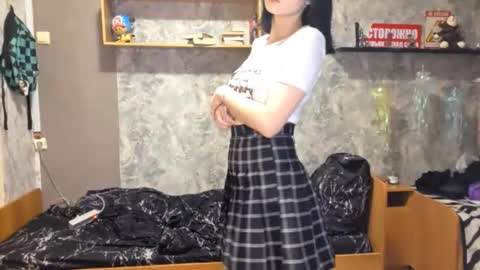 Snapshot of alberthamazierski chatting on December 15, 4:33 pm Im Katrina online show from December 15, 4:33 pm