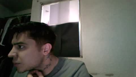 albertoarenas16 online show from June 14, 11:07 pm