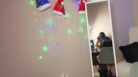 Snapshot of albi_sunny chatting on January 7, 11:45 am Albi online show from January 7, 11:45 am