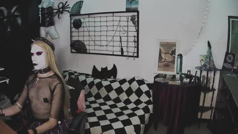 Mistic witch online show from January 19, 2:57 am