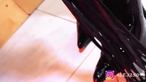 Ale online show from December 19, 11:50 am