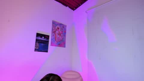 Snapshot of ale_alejandra chatting on April 14, 2:12 pm Alejandra online show from April 14, 2:12 pm