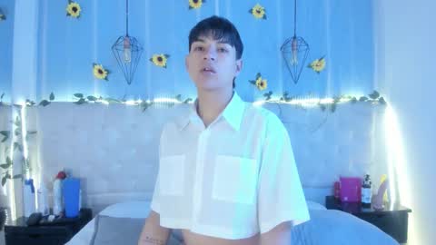 Snapshot of ale_aurarashi chatting on October 19, 4:02 am ale_aurarashi online show from October 19, 4:02 am