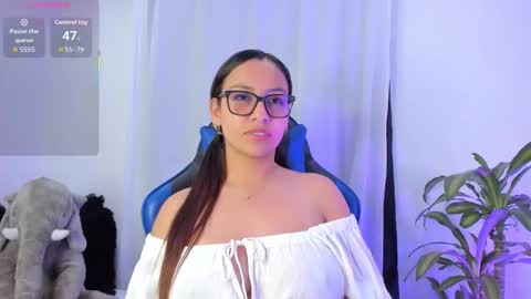 Snapshot of aleaa_ chatting on October 17, 3:42 am aleaa online show from October 17, 3:42 am