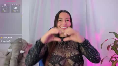 Snapshot of aleaa_ chatting on December 1, 1:32 am aleaa online show from December 1, 1:32 am