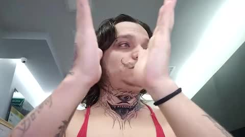 Snapshot of alec_lawrence chatting on December 5, 11:27 am Juan de Dios Independent Model online show from December 5, 11:27 am