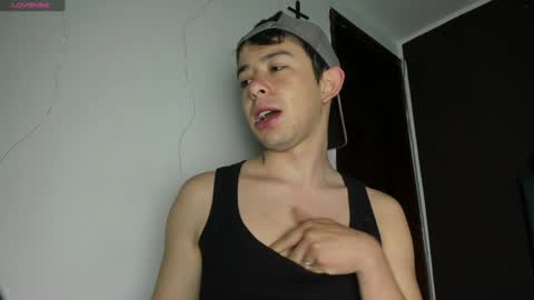 Snapshot of alecadrews_ chatting on January 19, 11:34 am ALEC ANDREWS online show from January 19, 11:34 am